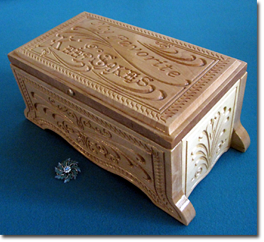 Beyond Carving :: My Favorite Keepsakes box